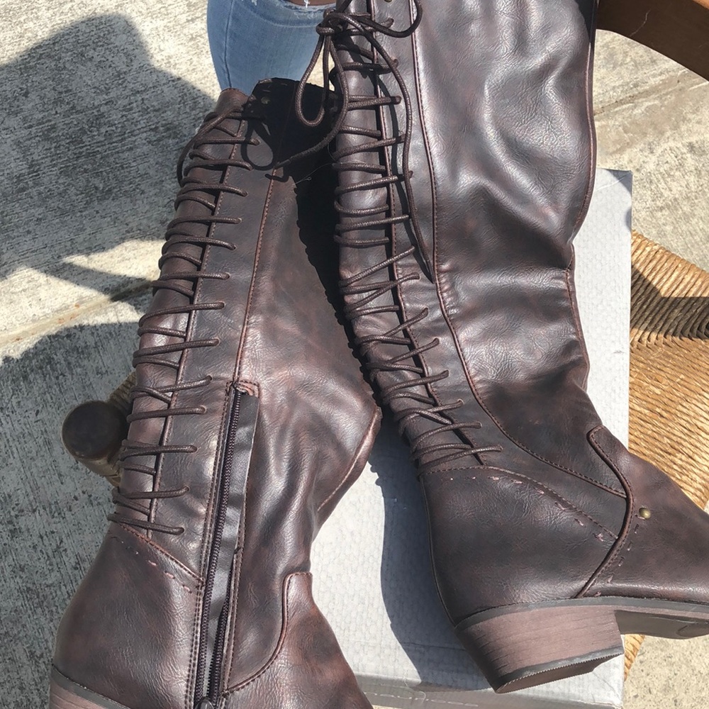 Salene back lace up boot - Picture 2 of 4